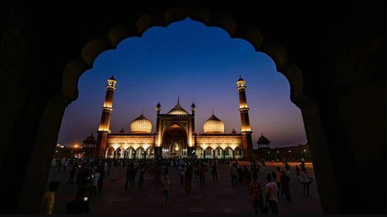 Eid Mubarak Date 2022 : ঈদের চাঁদের কি দেখা মিলল? অবশেষে জানা গেল খুশির পরবের দিনক্ষণ