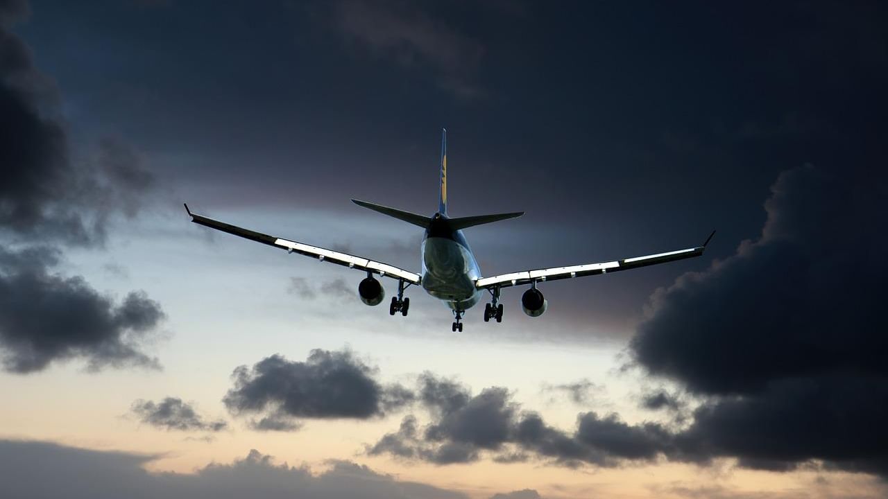 Andal Flight Accident : মাঝ আকাশে ঝড়ের কবলে অন্ডালগামী বিমান, আহত ৪০