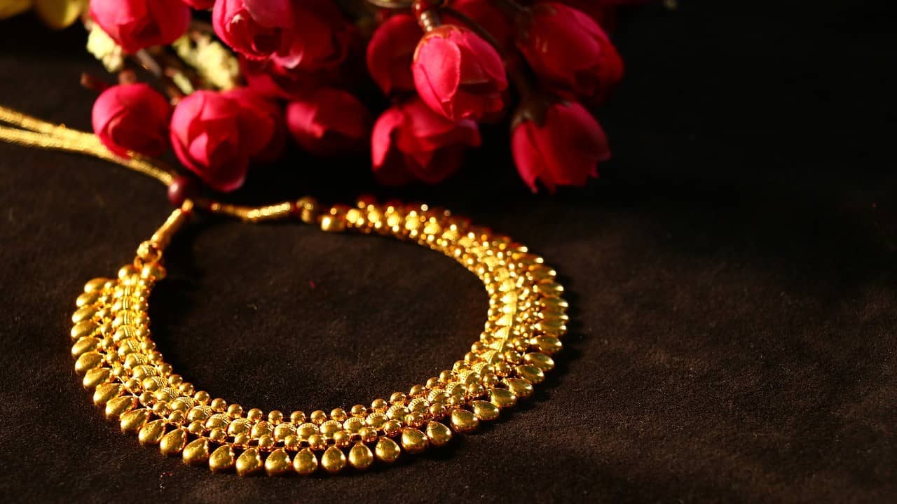 Gold Price Today : আবারও দামি হল সোনা! রুপোর দামেও বড় ফারাক, আজ কী হাল সোনা-রুপোর?