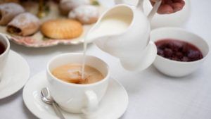 Coconut Milk Tea: রোজকারের চা ভুলে চুমুক দিন এই 'স্পেশাল' দুধ চায়ে! ত্বক হবে উজ্জ্বল