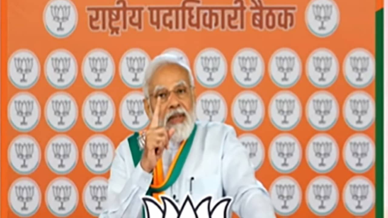 PM Modi Speech : দেশের দরিদ্রদের কাছে সুবিধা পৌঁছে দিতে হবে, আগামী ২৫ বছরের জন্য লক্ষ্য স্থির মোদীর