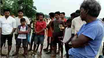 Flash Flood: সাদা টপ, হাফ প্যান্ট, চিৎ হয়ে শুয়ে কিশোরী, পাশেই শোওয়া আরও এক মহিলা... নদীর বুকে এমন দৃশ্যে হতবাক স্থানীয়রা