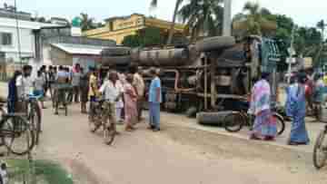 Santipur Municipality: কোটি টাকার ব্যয়ে তৈরি হাইড্রেন, কয়েক দিন যেতে না যেতেই তা ভেঙে উল্টে গেল লরি