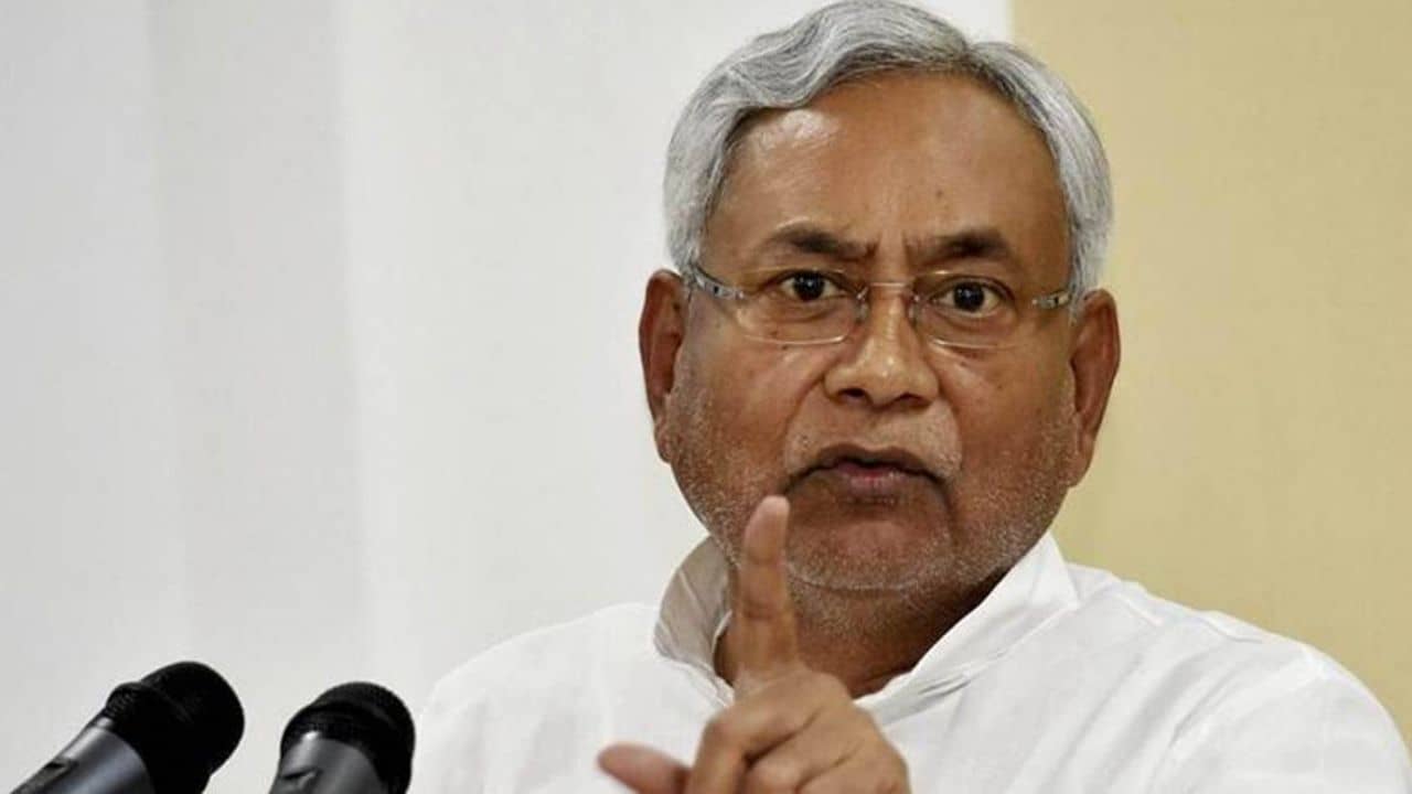 Nitish Kumar: বিজেপি নেতাদের সঙ্গে ঘনিষ্ঠতাই কি কারণ? রাজ্যসভার জন্য নয়া প্রার্থী ঠিক করতে বিধায়কদের নির্দেশ নীতীশের