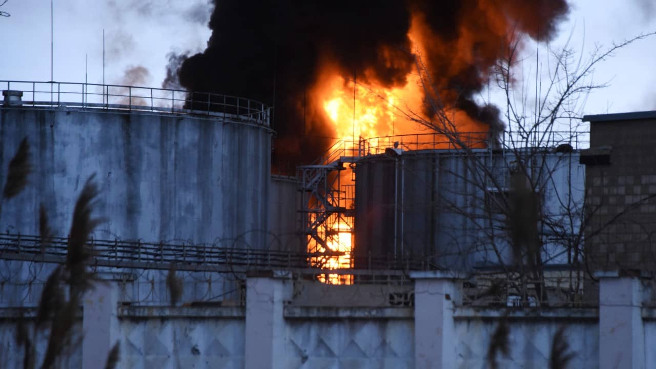 Russia-Ukraine Conflict : ইউক্রেনের বিমানঘাঁটিতে রুশ সেনার হামলা,আমেরিকার বড় ক্ষতি করে হুঁশিয়ারি ক্রেমলিনের