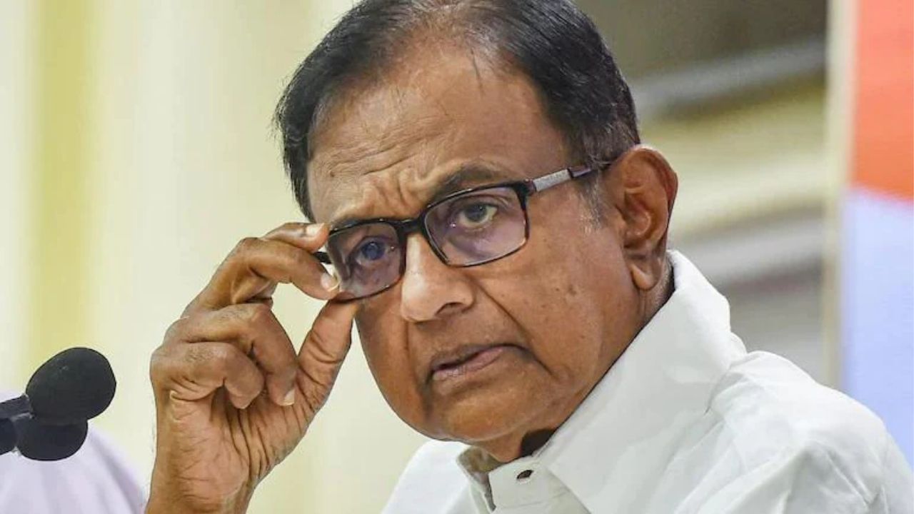 P Chidambaram: পি চিদম্বরমের একাধিক বাড়িতে আবার সিবিআই হানা, নেপথ্যে কোন কারণ?