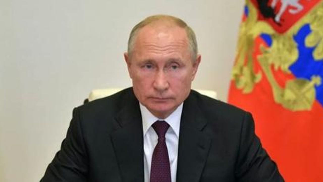 Vladimir Putin: পুতিনের বাড়ি ছুটে এলেন চিকিৎসকরা! রুশ প্রেসিডেন্টের হয়েছেটা কী?