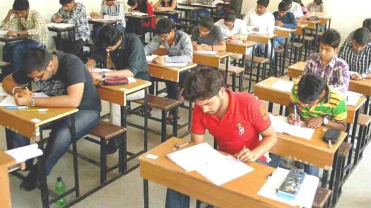 JSSC Recruitment 2022: দ্বাদশ শ্রেণি পাশ? সরকারি চাকরির রয়েছে দারুণ সুযোগ, হাতছাড়া করবেন না কিছুতেই..