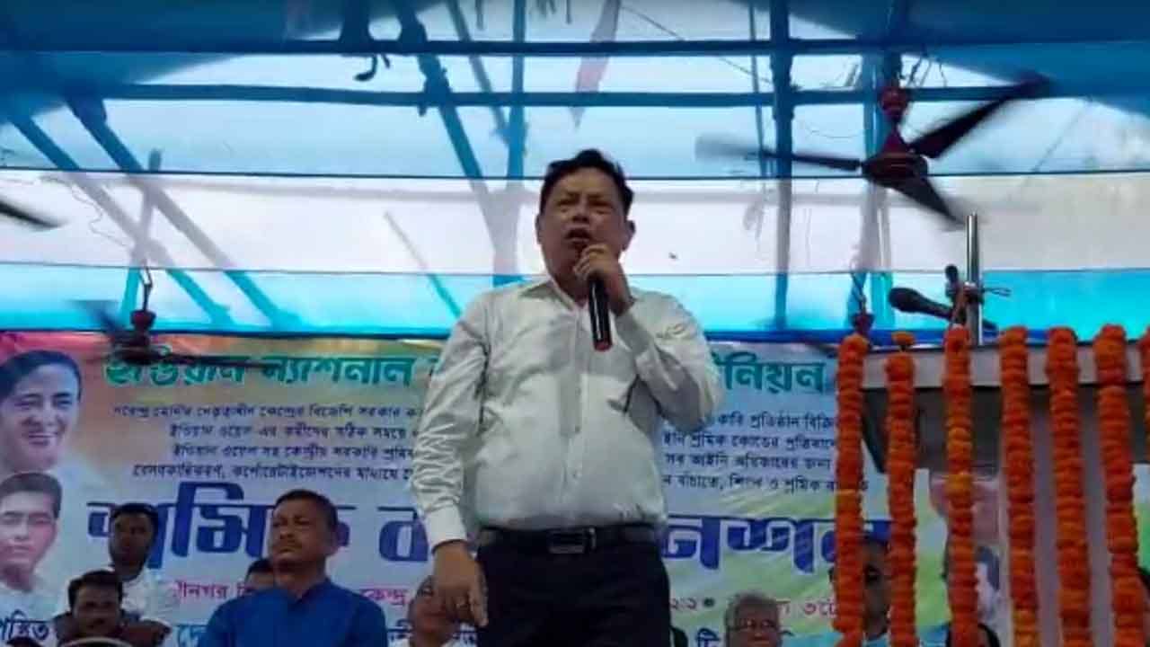 TMC inner clash: তৃণমূল কংগ্রেস ভাল কোম্পানি, জেলায় তার প্রোডাক্ট চলছে না কেন? প্রশ্ন তুললেন দলেরই নেতা