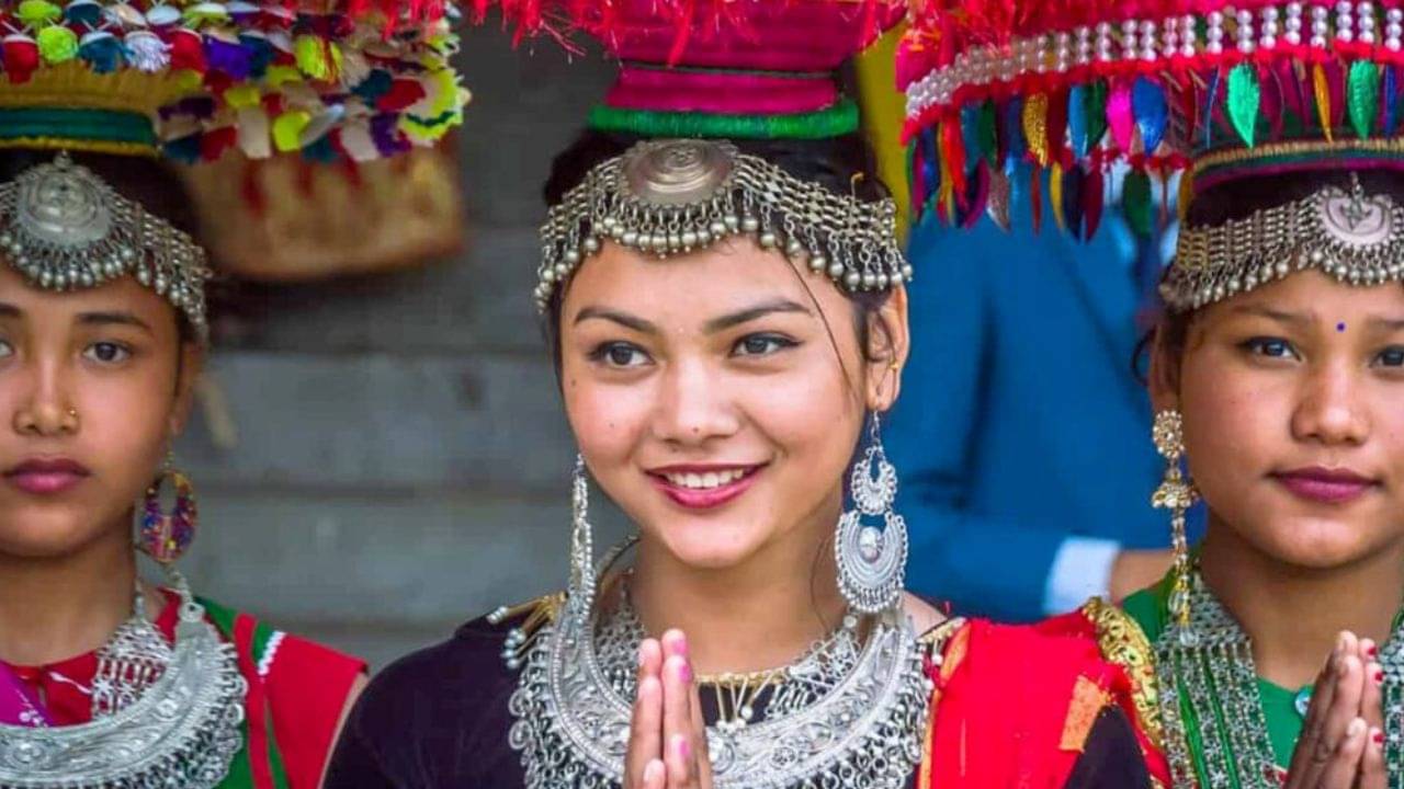 Tharu Janjati: প্রাচীন এই উপজাতিকে সম্মান জানাতে রাজ্যে তৈরি হচ্ছে প্রথম ট্রাইবাল মিউজিয়াম!