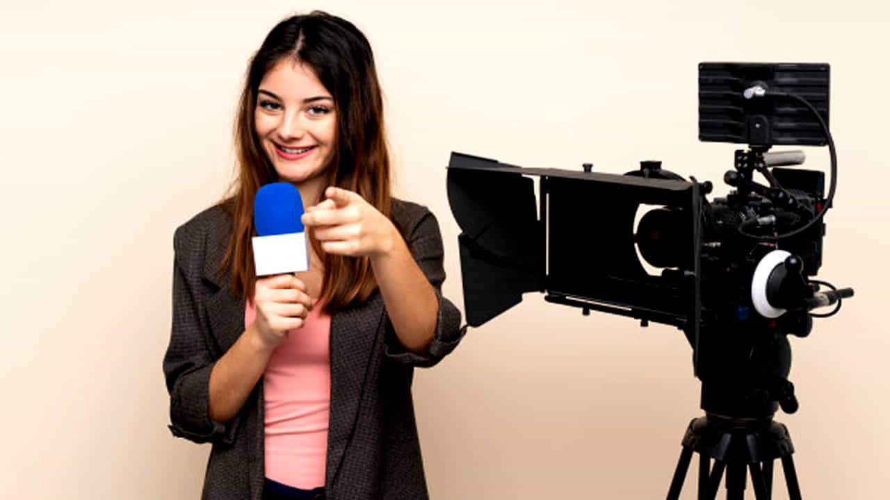 How to become Journalist: সাংবাদিক হওয়ার স্বপ্ন দেখেন? এই ভাবে পড়াশোনা করলে সহজে হতে পারে লক্ষ্য পূরণ, পেতে পারেন মোটা বেতন How to become Journalist: সাংবাদিক হওয়ার স্বপ্ন দেখেন? এই ভাবে পড়াশোনা করলে সহজে হতে পারে লক্ষ্য পূরণ, পেতে পারেন মোটা বেতন