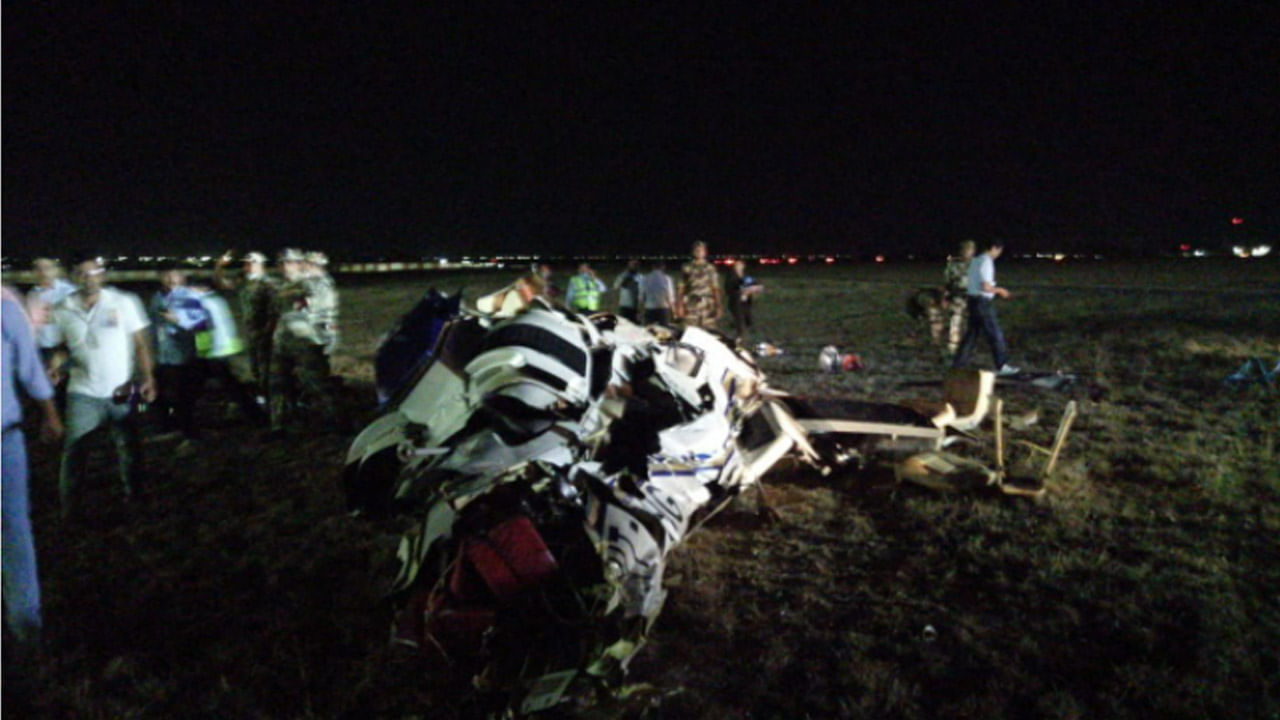 Helicopter Crash: অবতরণের সময় ভেঙে পড়ল সরকারি হেলিকপ্টার, মৃত ২ চালক