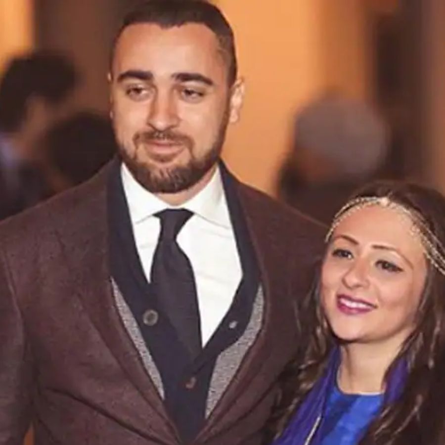 মামাকে দেখেই জানে তু ইয়া জানে না ছবি দিয়ে ইমরানের কেরিয়ার শুরু। এর আগে যদিও শিশুশিল্পী হিসেবে কাজ করেছেন। সেই ছবির গান-গল্প তো আজও লোকের মুখে মুখে। জয়-অদিতির সেই কেমিস্ট্রি ভুলে যাবে সে সাধ্য কার? সব কিছু ভালই চলছিল ইমরানের জীবনে। প্রেমিকা অবন্তিকাকে বিয়ে করেন, মেয়ে হয়। কেরিয়ারও গোছানো। 