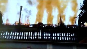 Tata Steel Fire: জামশেদপুরে টাটা স্টিলের প্ল্যান্টে বিধ্বংসী আগুন, ছড়িয়ে পড়ার ভয়ে আতঙ্কে স্থানীয় বাসিন্দারা