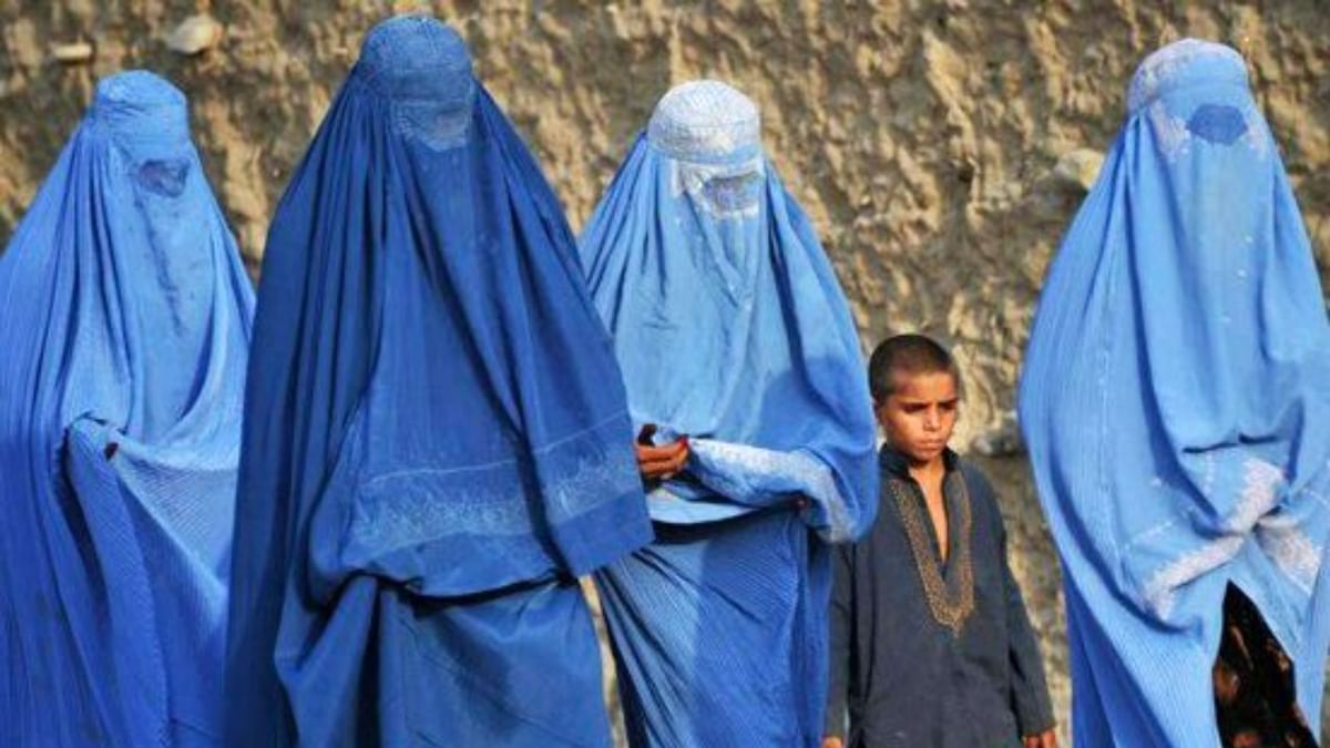 Afghan Women: খসে গেল মুখোশ, মহিলাদের জন্য এবার আরও কড়া তালিবানি ফরমান