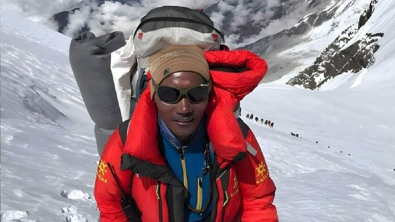Kami Rita Sherpa: এভারেস্টই যেন তাঁর ঘরবাড়ি! ২৬ বার শৃঙ্গ জয় করে ইতিহাসে  এই নেপালি শেরপা | Nepali mountaineer Kami Rita Sherpa climbs Everest for  26th time - TV9 Bangla News