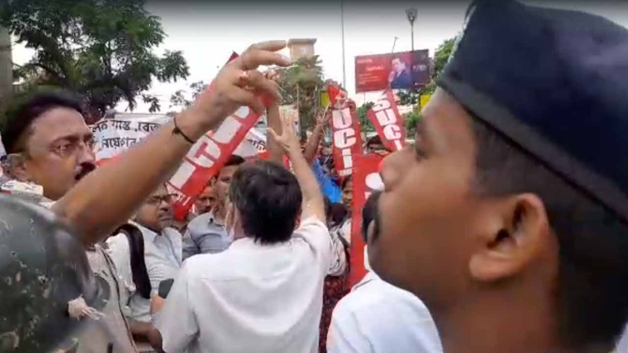 SUCI Protest: 'SSC নিয়ে বিবৃতি দিতে হবে মমতাকে', বিক্ষোভে উত্তাল সল্টলেক, আটক করা হল ৪০ জনকে