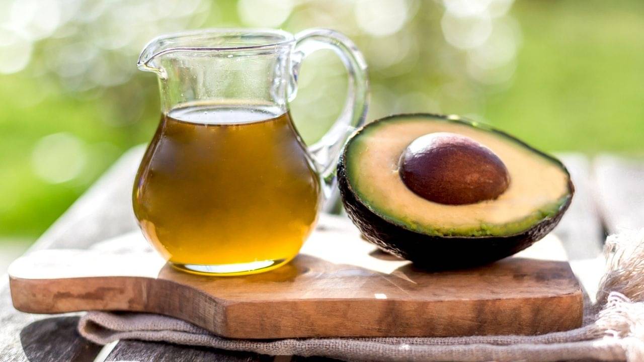 Avocado Oil: ত্বক ও চুলের যত্নে চাই সেরা তেল! অ্যাভোকাডো অয়েল আপনার জন্য কতটা উপকারী, জানুন