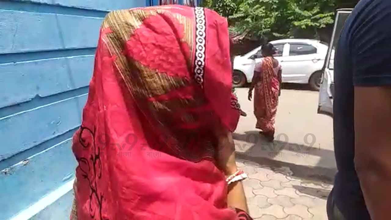 Sundarban: A Bangladeshi girl in the Sundarbans swam across the river with her Facebook-boyfriend, got married at Kalighat, then the real thing happened … | West bengal young lady come to sundarban