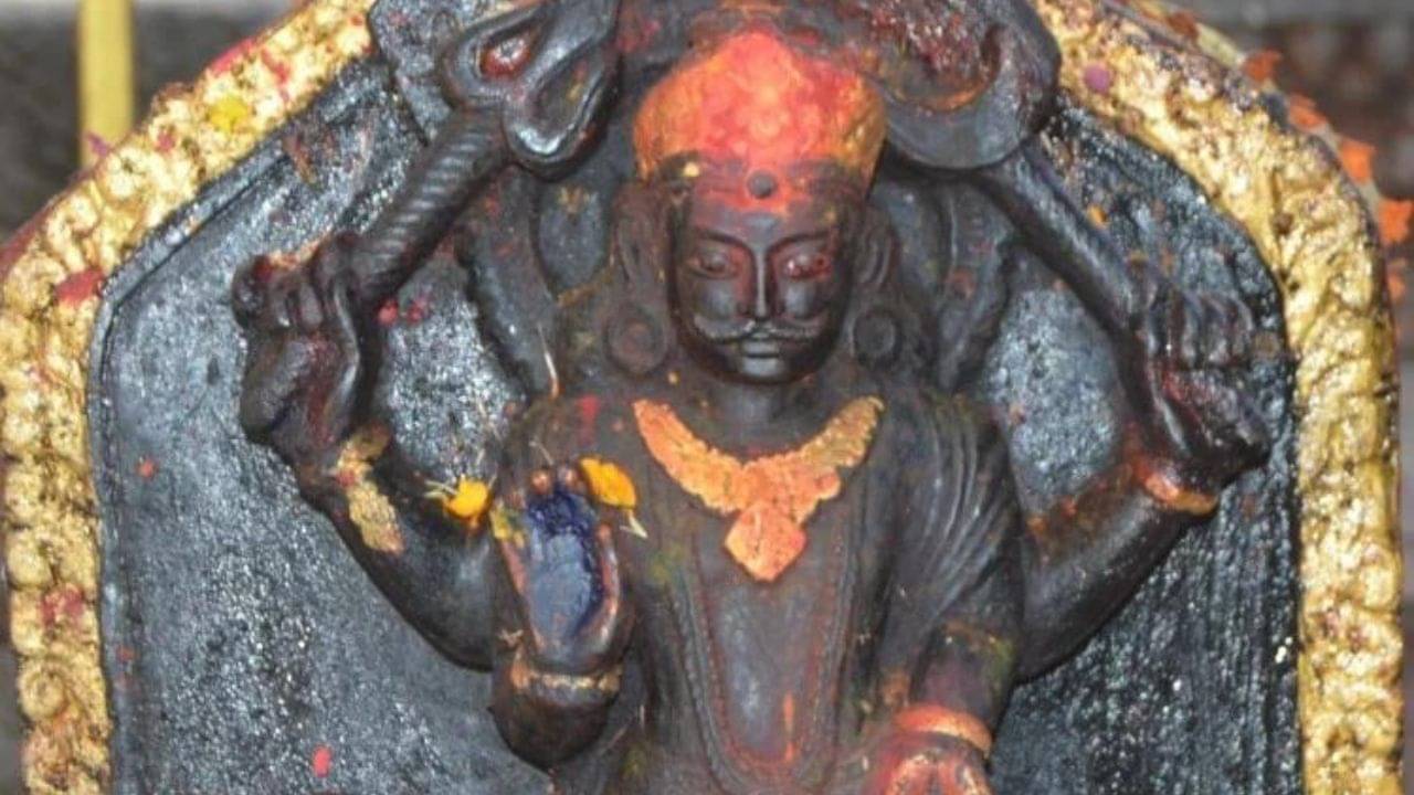 Shani Jayanti 2022: শনিবারে শনিদেবের পুজোয় কালো জিনিস কেন নিবেদন করা হয়, জানেন?