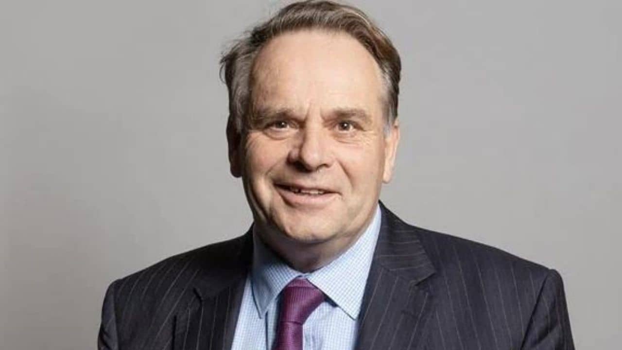 British Parliament Controversy: আত্মগ্লানিতে ইস্তফা সাংসদের, স্বীকার করলেন আগেও সংসদে বসে পর্ন দেখেছেন!