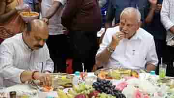 Karnataka Political Turmoil: ভোটের আগেই ফের মুখ্যমন্ত্রী বদল? জল্পনা শুনে প্রাক্তন মুখ্যমন্ত্রী বললেন...