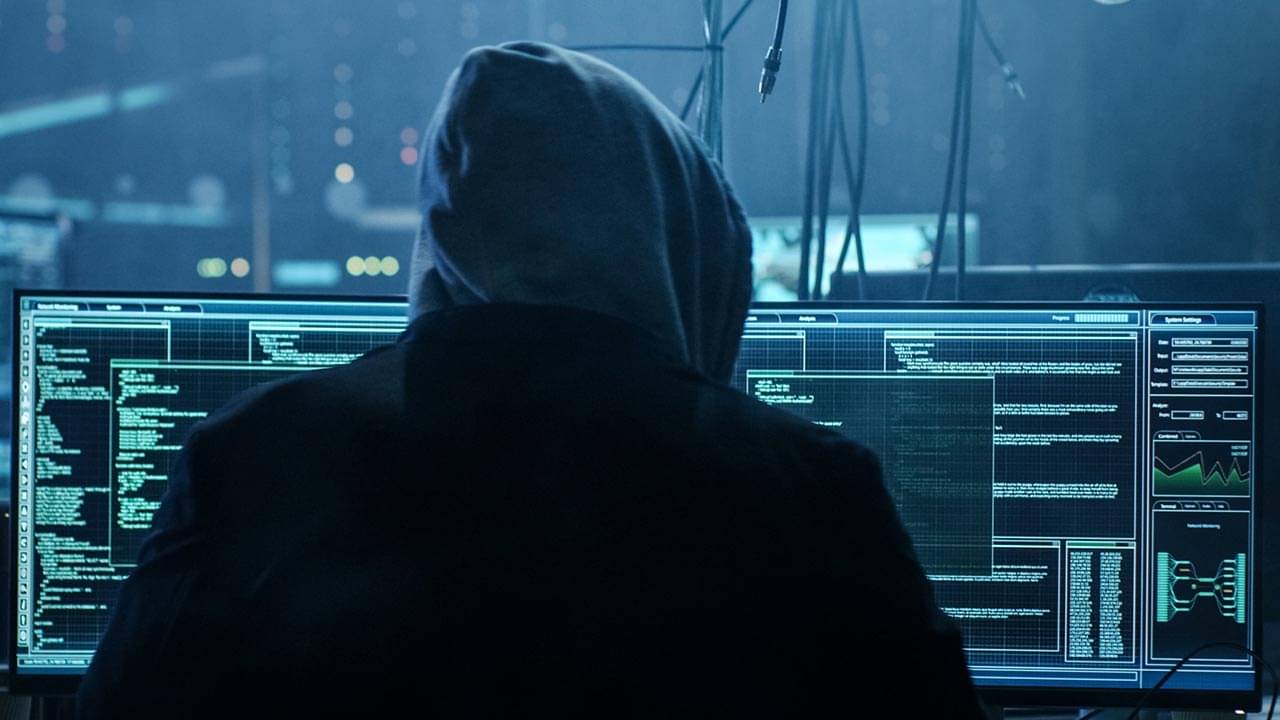 Cyber Security: দৈনিক ২ লক্ষেরও বেশি সাইবার হানা হয় ভারতে, নিজের অ্যাকাউন্ট কীভাবে সুরক্ষিত রাখবেন, জানেন?