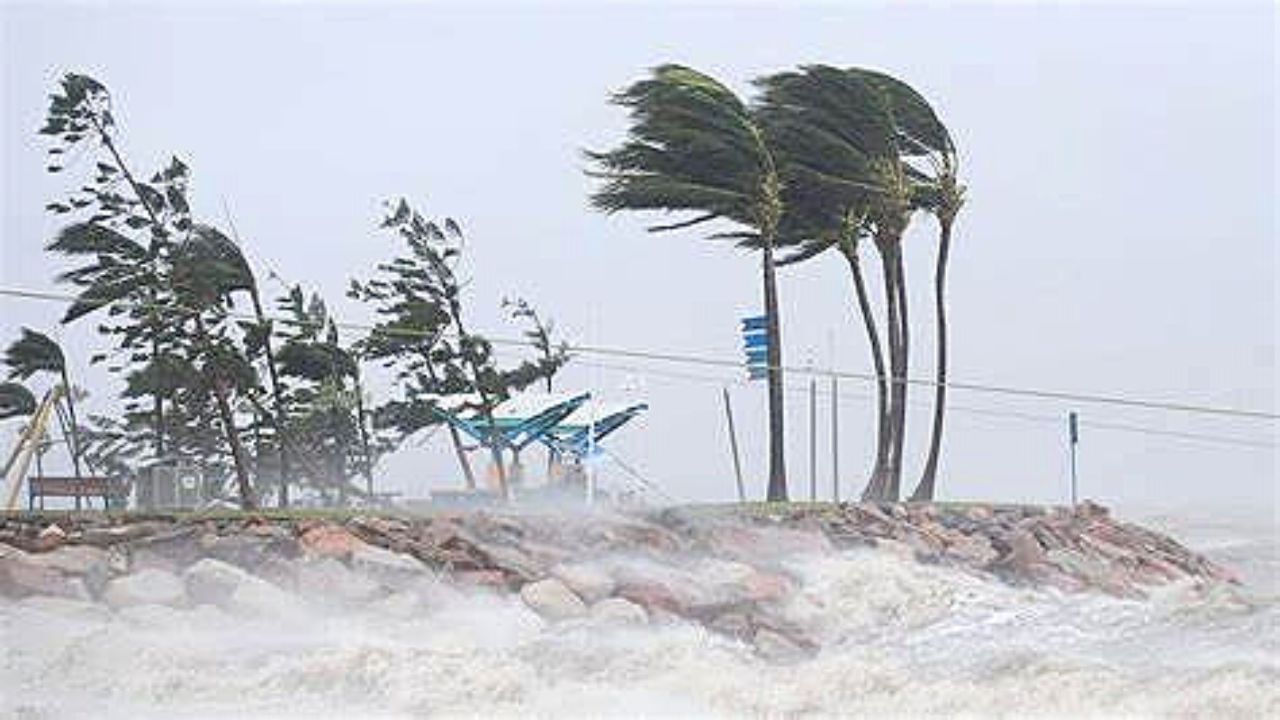Cyclone Update: ওড়িশা বা অন্ধ্র নয়, অভিমুখ বদলে এই পথে ধেয়ে আসছে 'অশনি'... সতর্ক থাকবেন কারা?