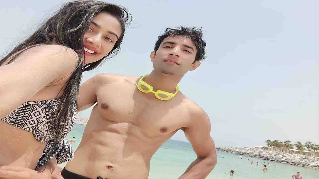 Tollywood Gossip: ছবির নায়িকার সঙ্গে স্বামী তথাগতর প্রেম, তাই কি শিক্ষা দিতে সেই ছবিরই নায়কের সঙ্গে প্রেম করছেন দেবলীনা?