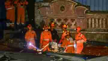 Delhi Fire: মেঝেতে সেঁটে রয়েছে পোড়া চামড়ার অংশ, মুন্ডকার অভিশপ্ত বাড়ি ঘিরে উঠছে একাধিক প্রশ্ন