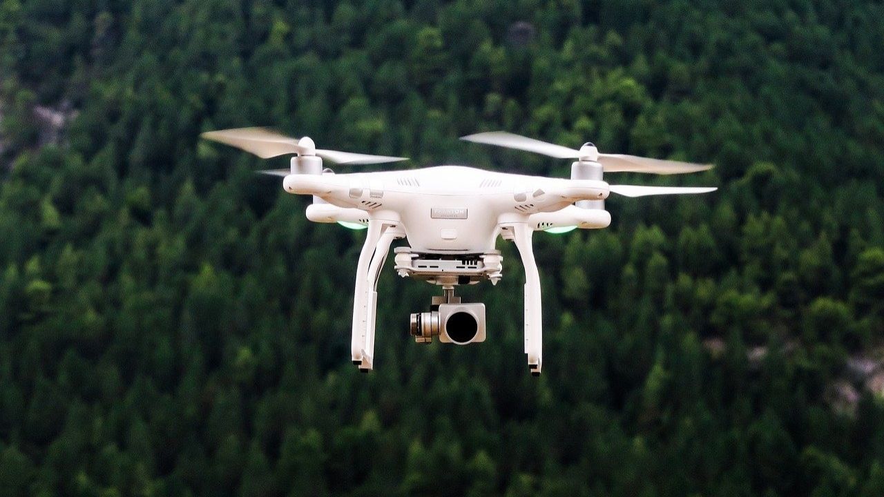Pakistani Drone Shot: অন্ধকার আকাশে দেখা যাচ্ছিল লাল টিমটিমে আলো, বিএসএফ গুলি চালাতেই পগারপার 'রহস্যজনক' বস্তু!