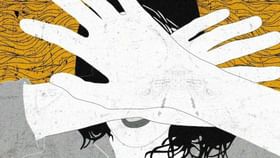 Rape: ফেসবুক বন্ধুর সঙ্গে দেখা করতে গিয়ে বিপত্তি! সোশ্যাল মিডিয়ায় ছড়িয়ে পড়ল মহিলার নগ্ন ছবি Rape: ফেসবুক বন্ধুর সঙ্গে দেখা করতে গিয়ে বিপত্তি! সোশ্যাল মিডিয়ায় ছড়িয়ে পড়ল মহিলার নগ্ন ছবি