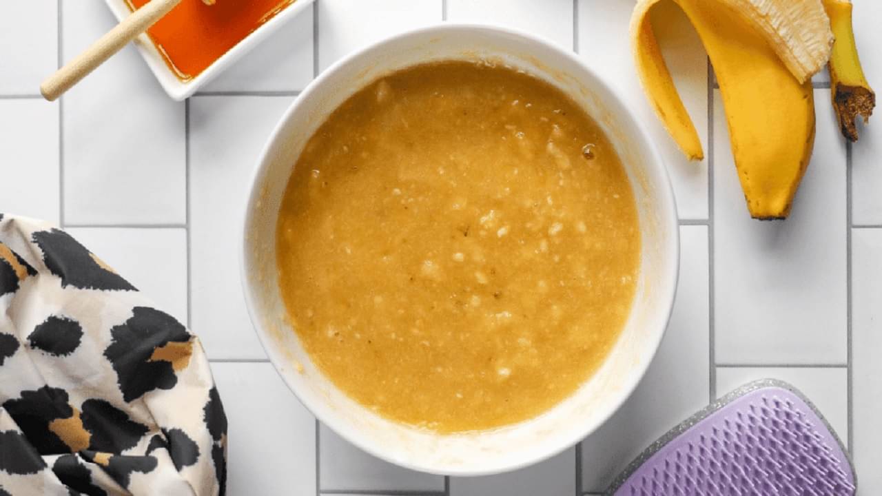 Hair Care: গরমে-ঘামে চিটচিটে চুল, হাত দিলেই ঝরে যাচ্ছে? এই হেয়ার মাস্ক একবার ট্রাই করেই দেখুন