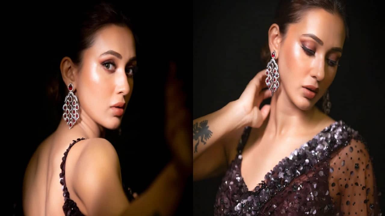 Heavy Earrings: ইন্ডিয়ান হোক বা ওয়েস্টার্ন‌, গয়নার বাক্সে রাজ করুক ঝুমকো