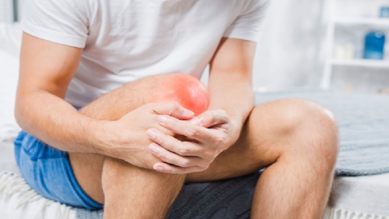 Knee Pain Home Remedies: মালিশ-তেল নয়, রান্না ঘরেই লুকিয়ে হাঁটু ব্যথার মহৌষধ, জানতেন? Knee Pain Home Remedies: মালিশ-তেল নয়, রান্না ঘরেই লুকিয়ে হাঁটু ব্যথার মহৌষধ, জানতেন?