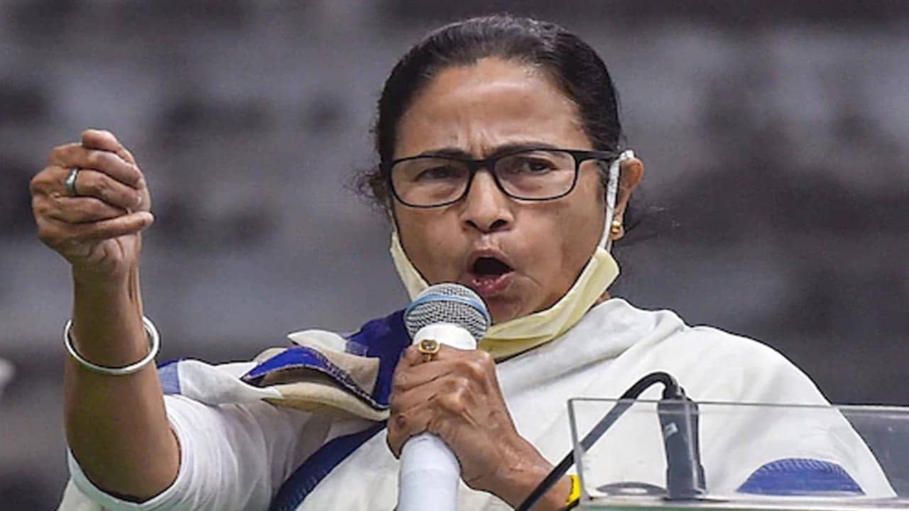 Mamata Banerjee: নিজের প্রশাসনের বেনিয়মের হাঁড়ি হাটে ভাঙলেন মমতা, বেজায় অস্বস্তিতে সরকারি আধিকারিকরা