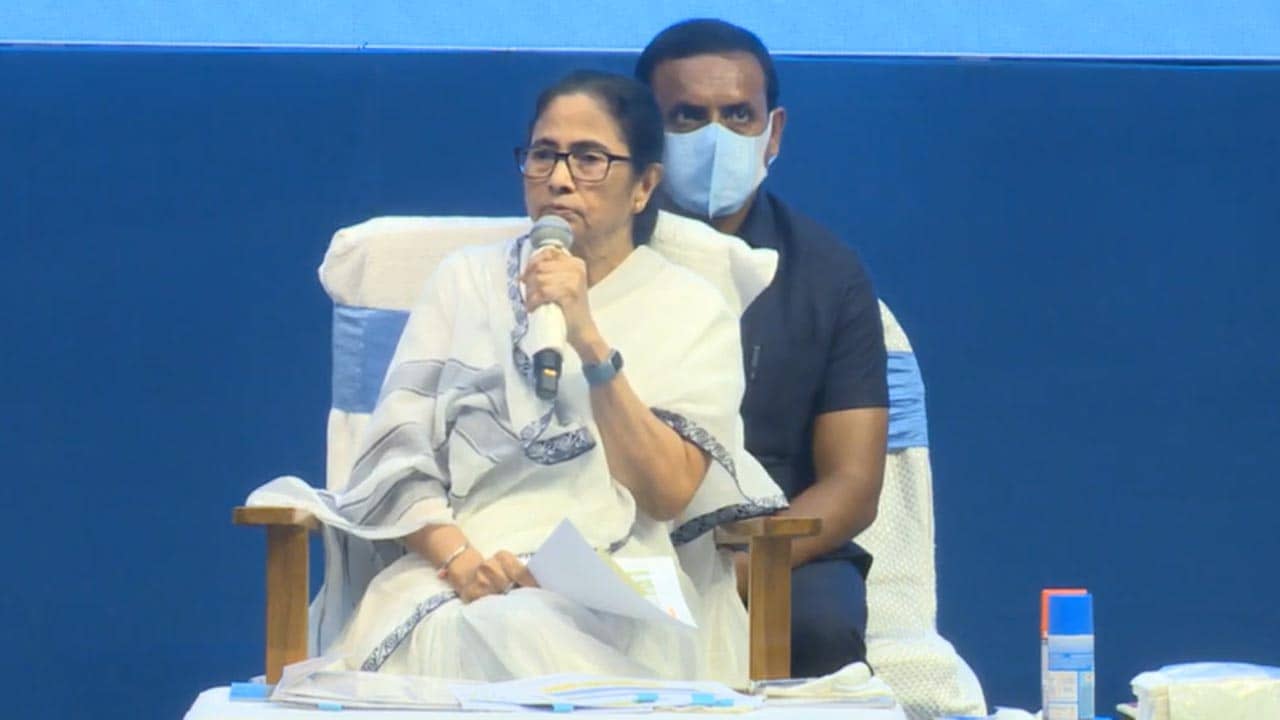 Mamata Banerjee: ‘ইট ইজ আন্ডার প্রসেস!’, প্রকল্পের কাজে দেরি নিয়ে বিরক্ত মমতার তোপে জেলা আধিকারিকরা