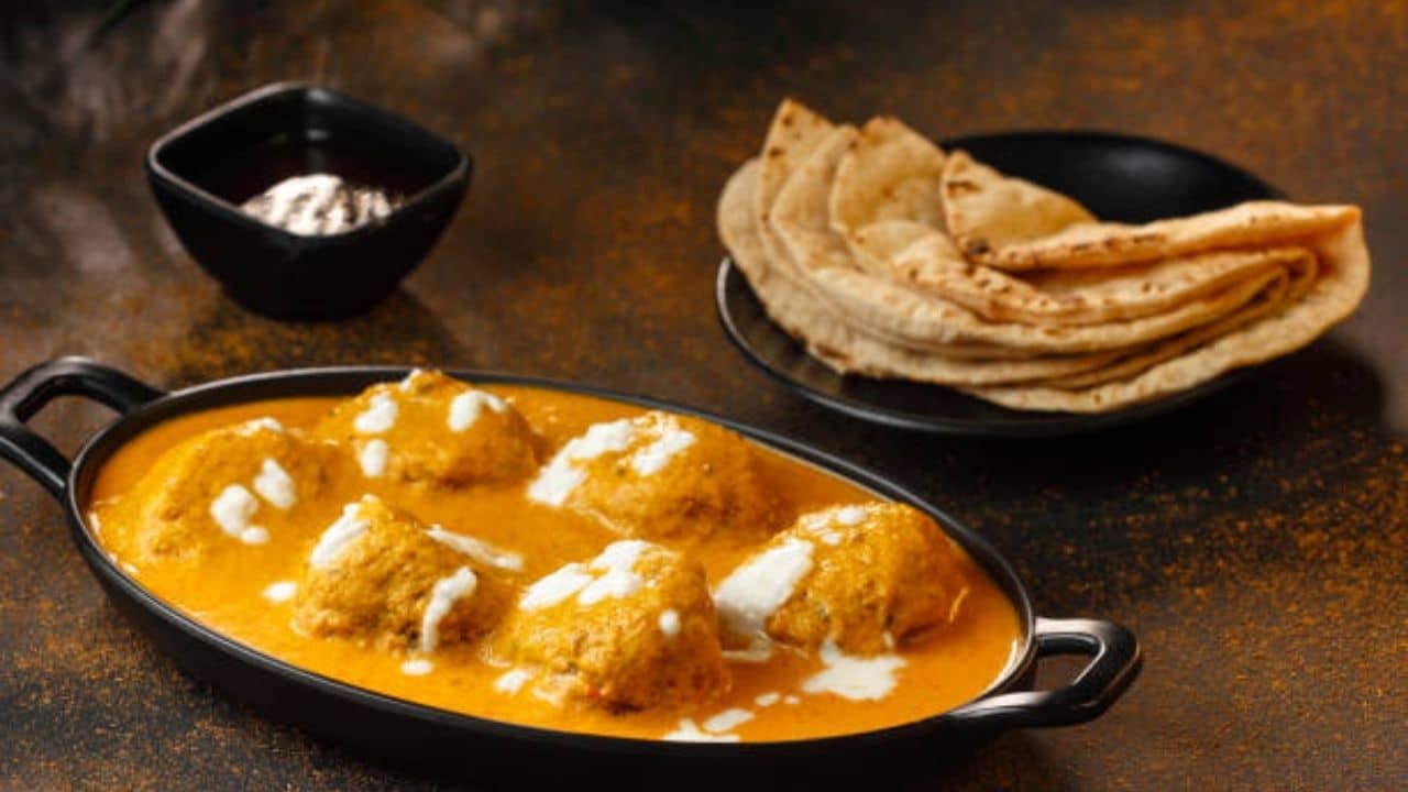 Veg Recipe: মঙ্গলের রাতে পাতে থাক নিরামিষ! রুটির সঙ্গে বানিয়ে নিন নবাবি পনির