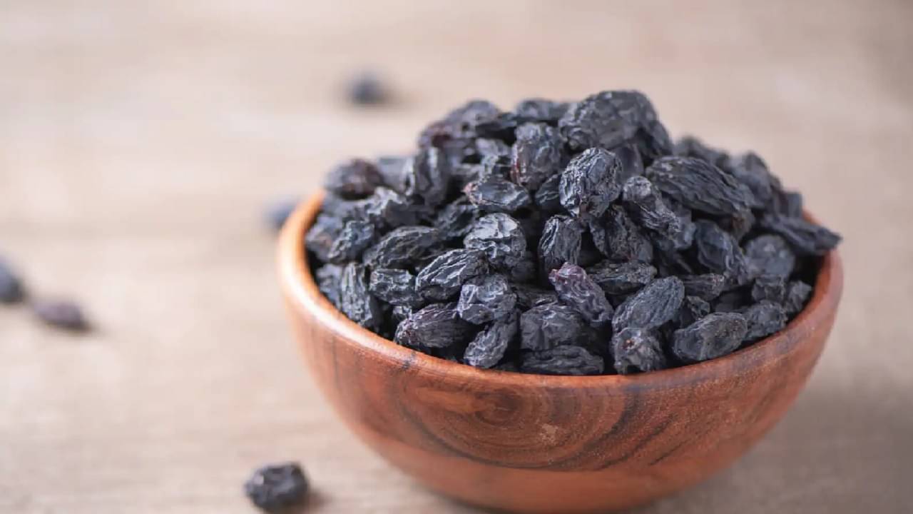 Black Raisins: রোজ সকালে খালি পেটে এই পানীয় এক সপ্তাহ, ফল পান হাতে-নাতে