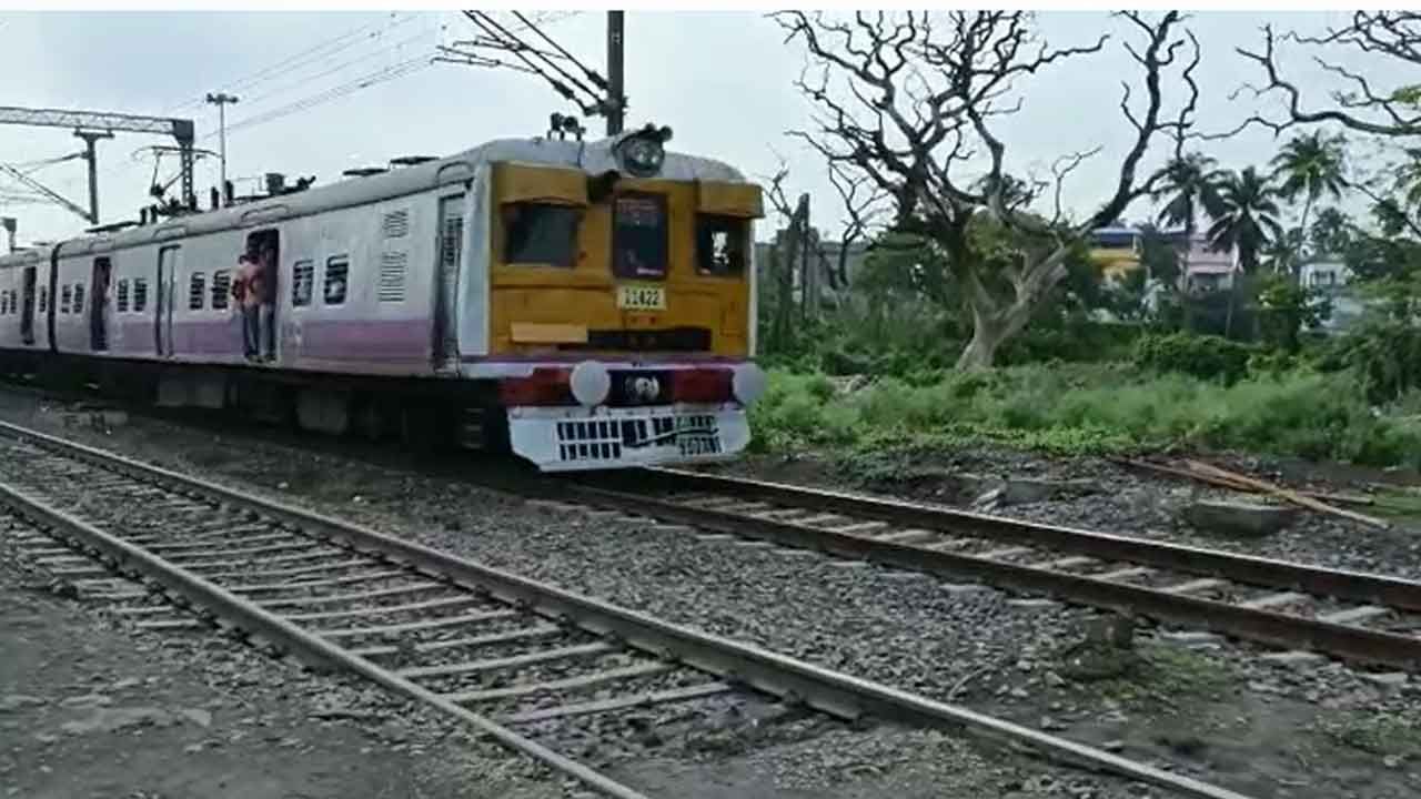 Sealdah Bongaon Train: শিয়ালদা লাইনের এই শাখার সকাল থেকেই ট্রেন চলাচল ব্যাহত