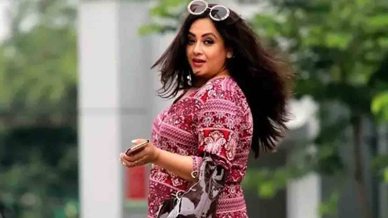 Sreelekha Mitra: বহুদিন কারও বাইকে উঠিনি... আরামের মেঘলা আবহাওয়ায় আক্ষেপ শ্রীলেখার