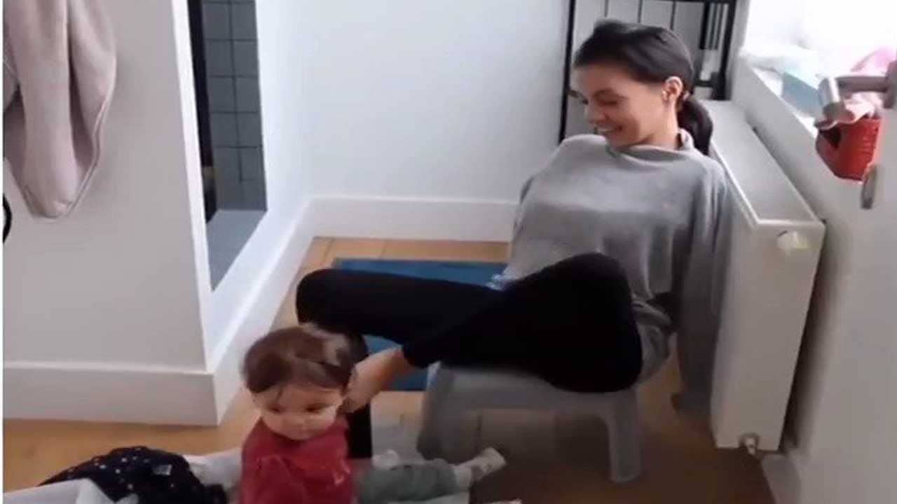 Mother’s Day 2022: মায়েরা সব পারেন, জন্ম থেকেই হাত নেই, পা দিয়েই সন্তানের পোশাক পাল্টে দিচ্ছেন এই মা