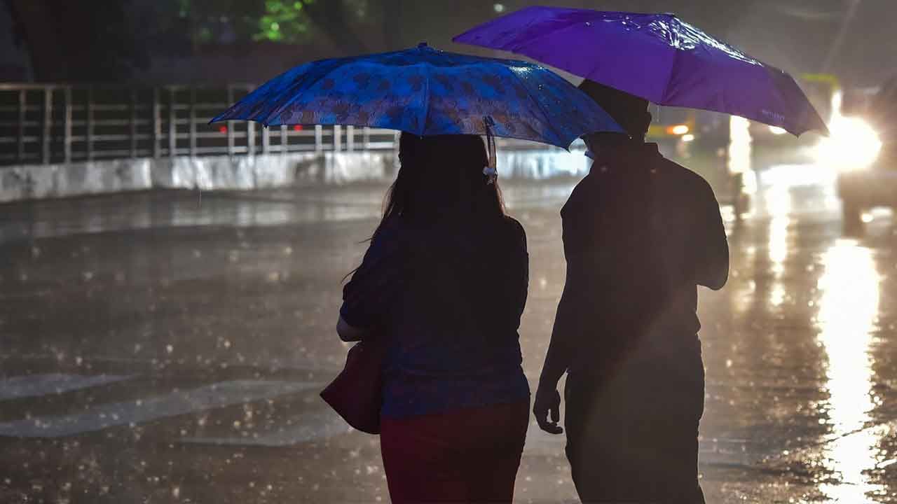 West Bengal Weather Update: আকাশে মেঘ জমা শুরু, আজও কালবৈশাখীর সঙ্গে ঝেঁপে বৃষ্টি... কোথায় কোথায় জানাল হাওয়া অফিস