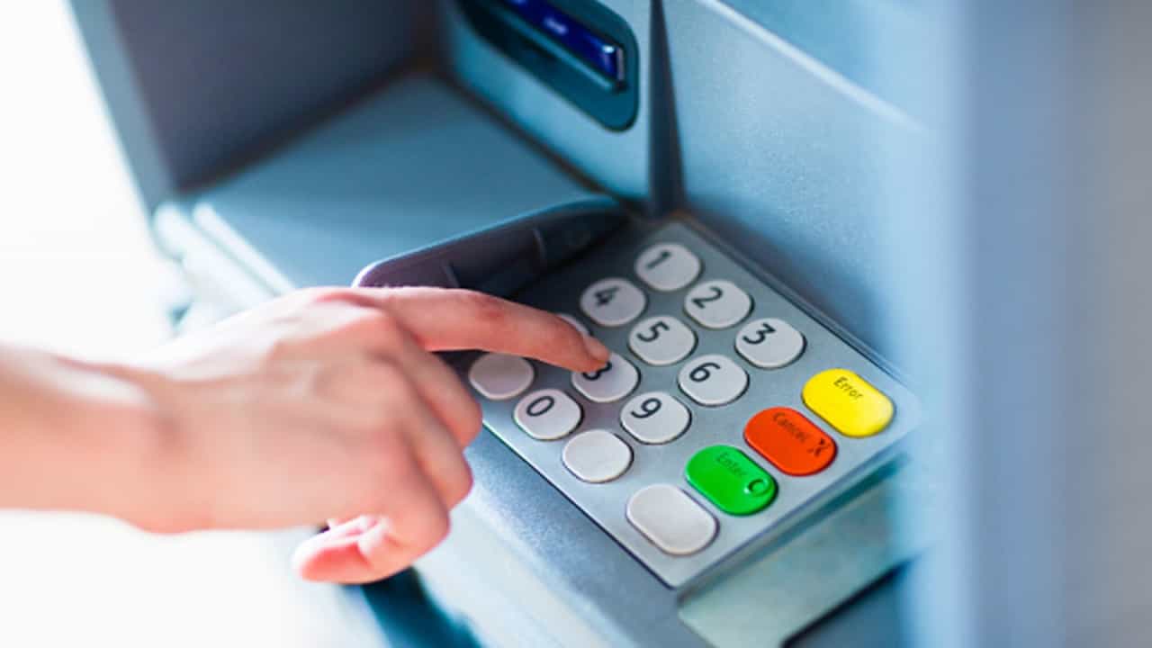 ATM 4 Digit Pin: এটিএম কার্ডের পিন নম্বর ৪ সংখ্যার কেন হয়? কারণটা জানলে আরও সতর্ক হবেন... ATM 4 Digit Pin: এটিএম কার্ডের পিন নম্বর ৪ সংখ্যার কেন হয়? কারণটা জানলে আরও সতর্ক হবেন...