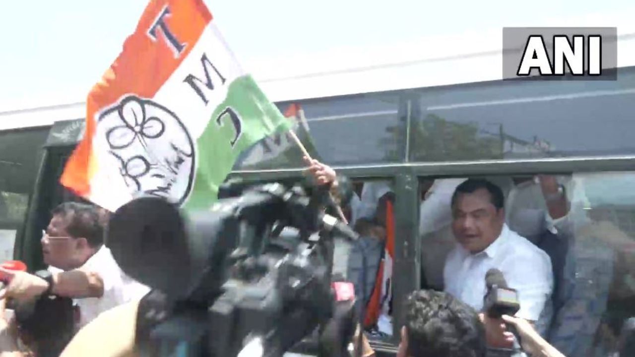 TMC Protest against Shiv Sena Leaders: উদ্ধবের খারাপ সময়ে পাশে পেলেন মমতাকে! বিক্ষুব্ধদের বিরুদ্ধে বিক্ষোভ তৃণমূলের