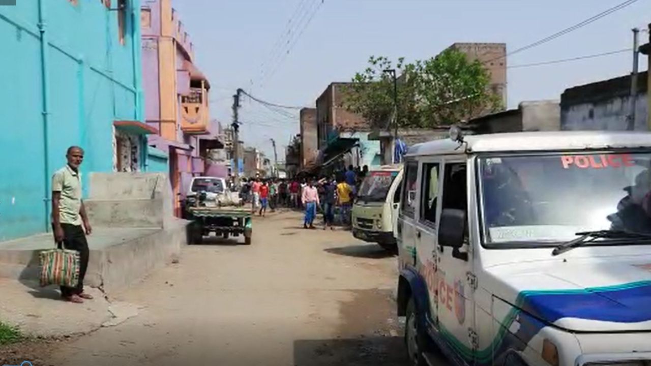 Bankura: যাত্রী তোলা নিয়ে ঝামেলা, চোখের সামনেই ছেলেটাকে পিটিয়ে মারল 'ওরা'