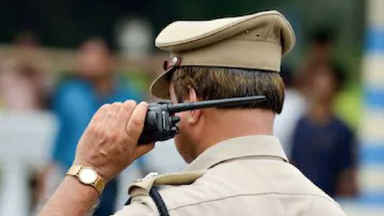 Punjab Police Replies To A Man : স্ত্রীকে পছন্দ করি বার্তা পাঠিয়ে বরের হাতে মার, পুলিশের কাছে সাহায্য চাইতেই পুলিশের চমকপ্রদ উত্তর