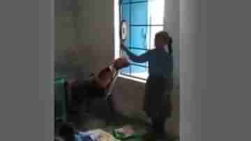 Bihar School Teacher: শিক্ষিকা ঘুমিয়ে পড়েছেন ক্লাসের মধ্যেই, এই ছাত্রী যা করল, ভিডিয়োতে দেখুন
