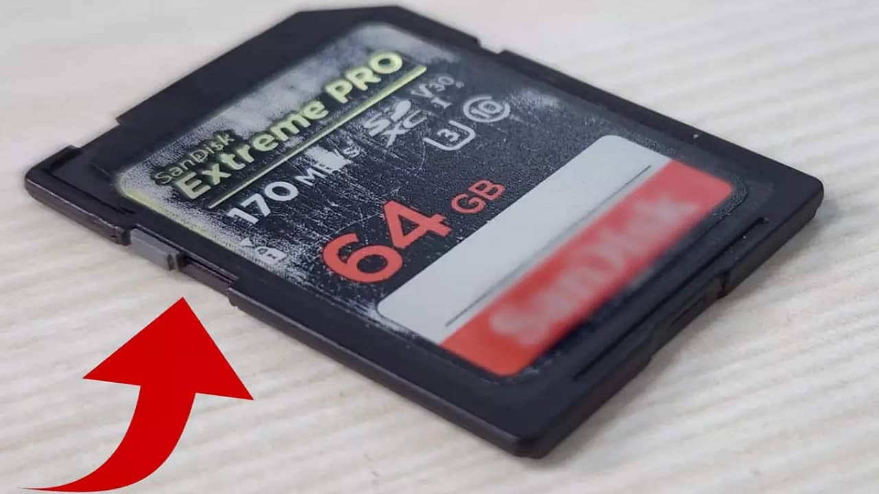 Memory Card Button: ক্যামেরার মেমোরি কার্ডে ছোট্ট এই সুইচটি কেন থাকে জানেন? এর কাজ জানলে আপনি অবাক হয়ে যাবেন