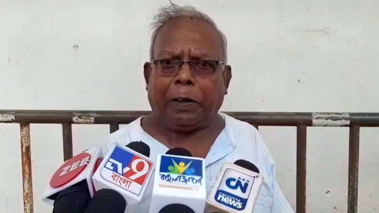 Suri : ব্যাঙ্ক ম্যানেজার-এর ফোন ধরেছিল নাতি, মাথায় হাত ব্যক্তির